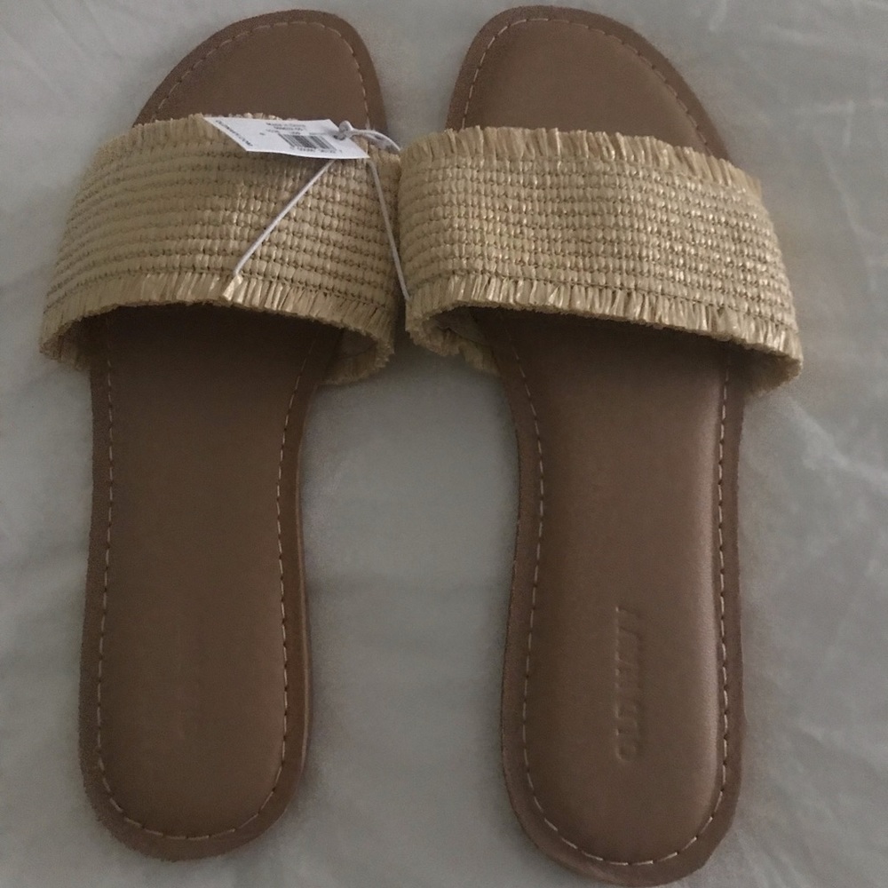 NWT Old Navy Women’s Size 8 Woven Tan Sandals
